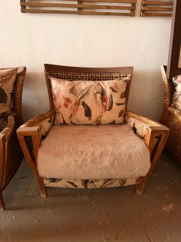 Poltrona (comprador precisa apenas fazer novas capas)