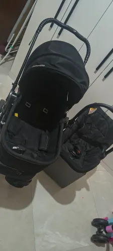 Carrinho de bebê Galzerano + bebê conforto seminovos
