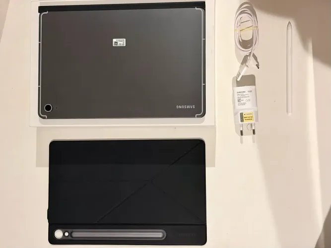 Samsung Galaxy Tab S10 FE 128 GB + Caneta, Capa e Carregador 