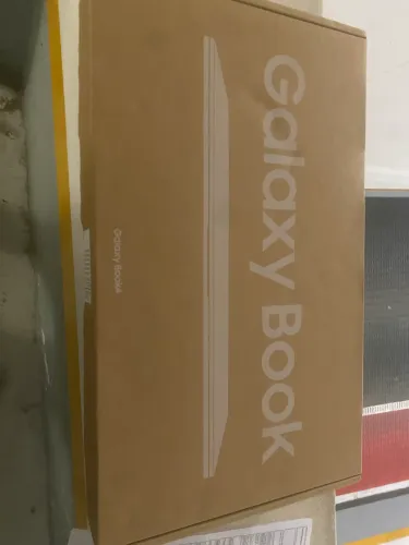 Notebook Samsung Galaxy Book4 Core i3 W11 Home 8GB, 512GB SSD 15.6? Full HD Led