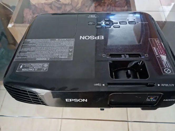 Vendo datashow Epson novinho