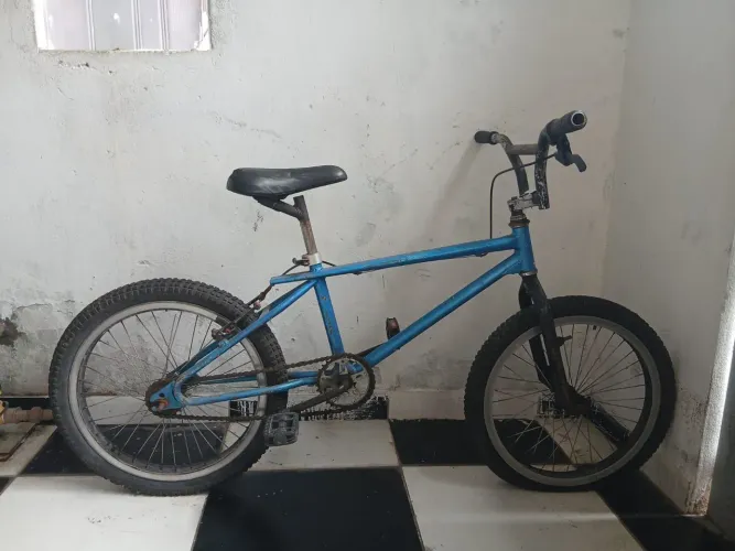 Bicicleta BMX aro 20 ótima para manobras de alumínio e uso no dia a dia