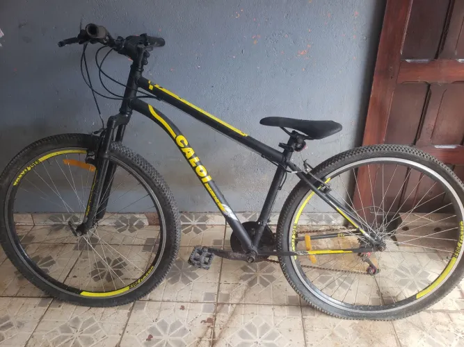 Bicicleta caloi quadro de ferro usada, faltando alguns reparos .