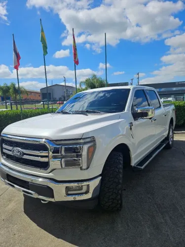 Ford F-150 Lariat 4X4 5.0 V8 2024