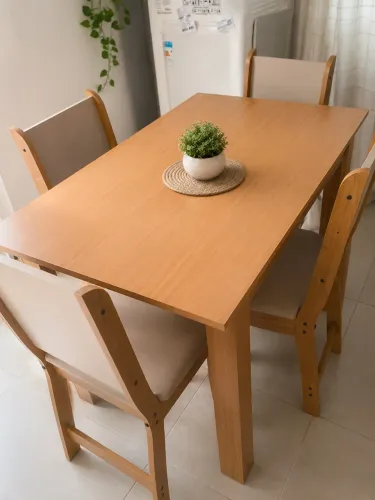 Mesa com 4 cadeiras NOVA