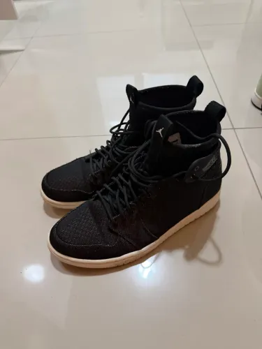 Nike air Jordan high tamanho 42