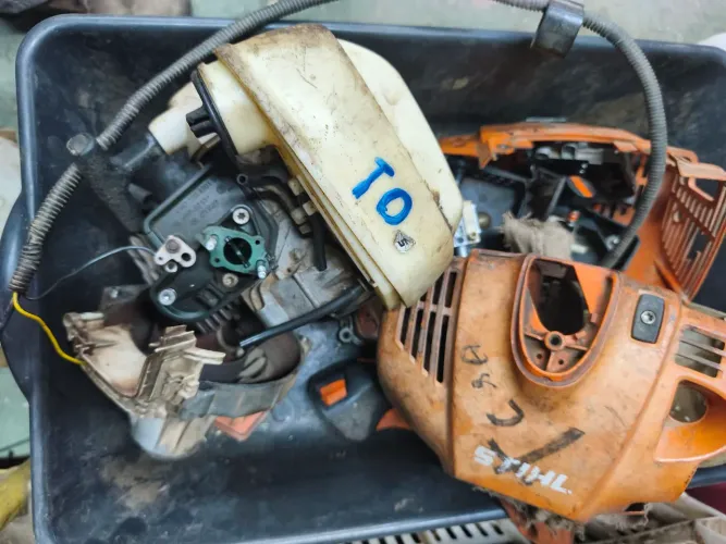 Mecânico de motosserra, roçadeira, motor 2 tempos .