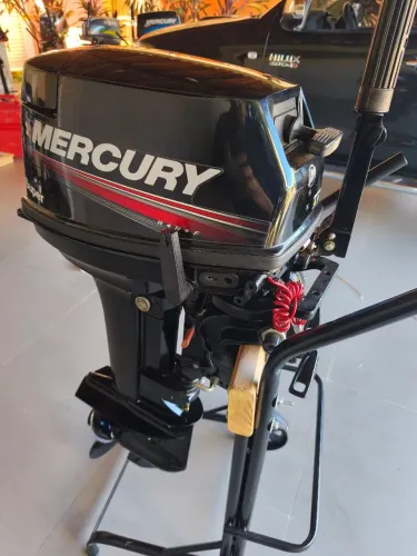 Motor de Popa 15 HP Mercury Super 2022 impecável 