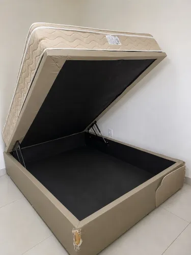 Cama de casal -baú