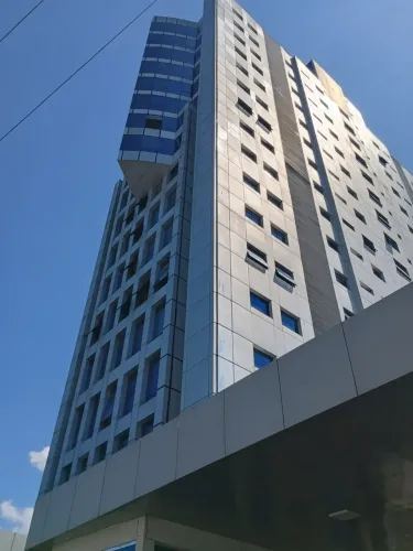 Vendo Sala 106m² em edifício corporativo