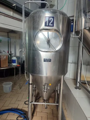 Tanque de fermentação auto refrigerado