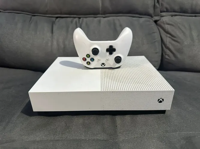 Xbox One S Digital 500gb - (aceito trocas)