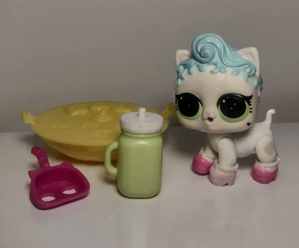 LOL Surprise Pets (gatinho branco)