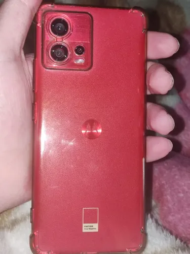 Motorola edge 30 fusion 5g edição limitada majenta 256 gb 8ram risco mas não interfere