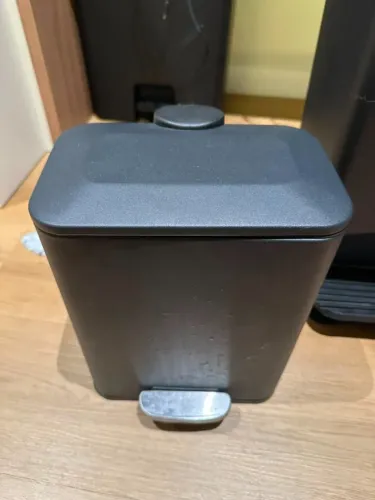 Lixeira com pedal 5L - Preta