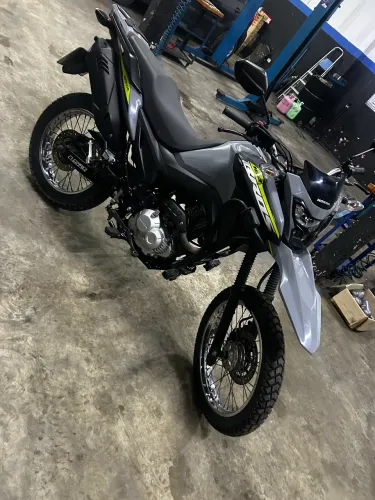 Bros 2025 ABS