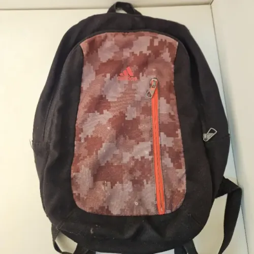 Mochila Adidas Preta Camuflada Digital Zíper Laranja