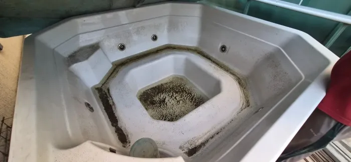 Vendo Banheira de Hidromassagem 2x2 Semi Nova Completa