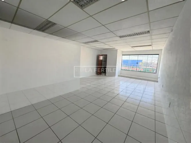 Sala Comercial, 22M², Aluguel de R$ 1.950,00 + Taxas - Cidade Nova, Itajaí (Sc)