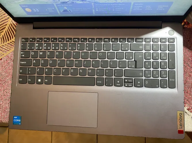Notebook Lenovo 82MD