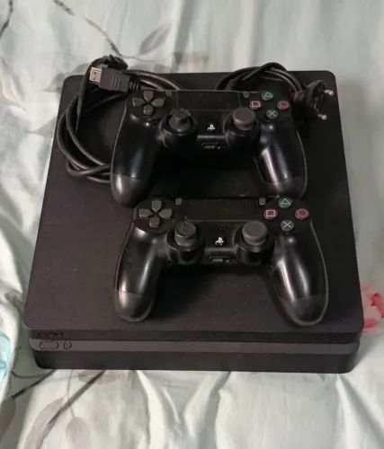 Playstation 4 Slim 1TB