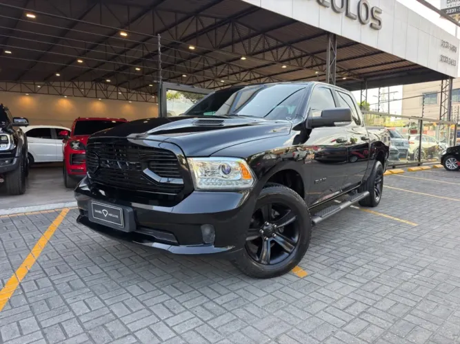 Ram Classic Laramie 5.7 V8 16V Gasolina 4X4 Aut. 2022