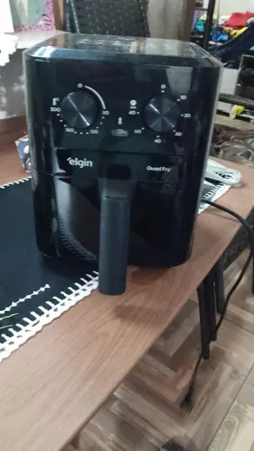 Vendo uma Air Fryer nova.