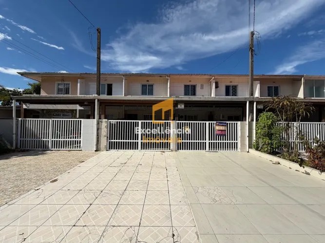 Sobrado perto do mar