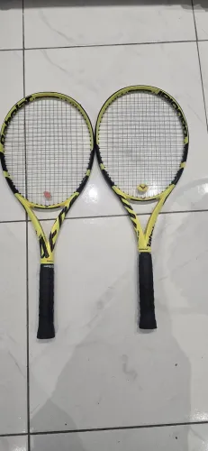 Par Babolat Pure Aero 2019 - 305g - L4 + Bolsa Artengo