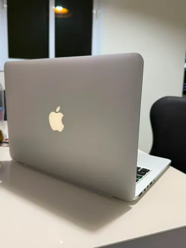 MACBOOK PRO