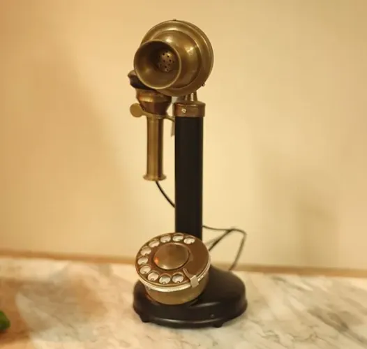 Telefone Castiçal/3X33cm, R$3.000,49!