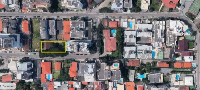 Imóvel para venda possui 714 metros quadrados em Coqueiros - Florianópolis - SC