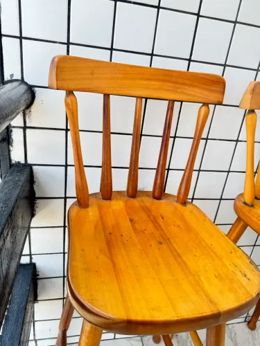 2 Banquetas de madeira