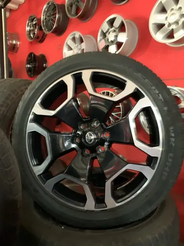 Rodas aro 22 Hilux SW4 C/Pneus Achilles 285/40
