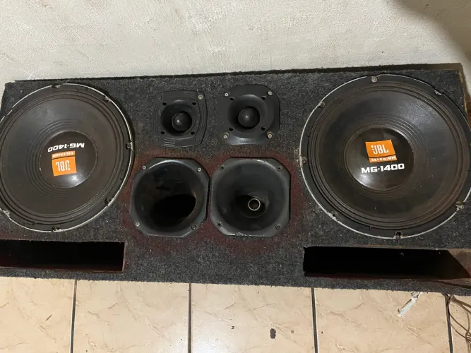 Caixa JBL / + módulo taramps