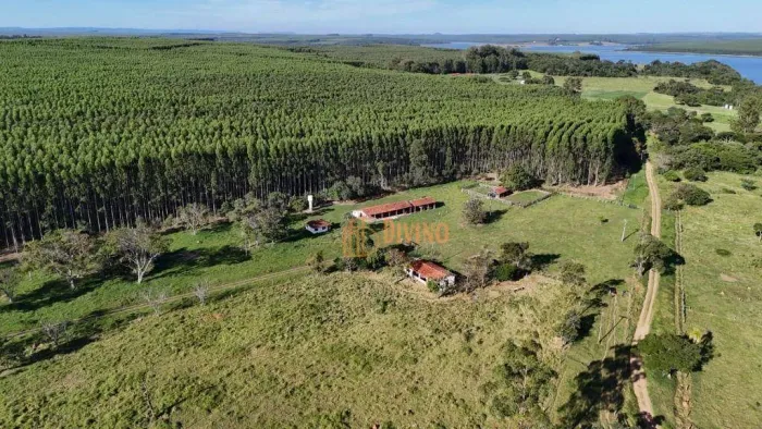 Fazenda de Alto Padrão com Margem de Represa Região de Paranapanema/SP