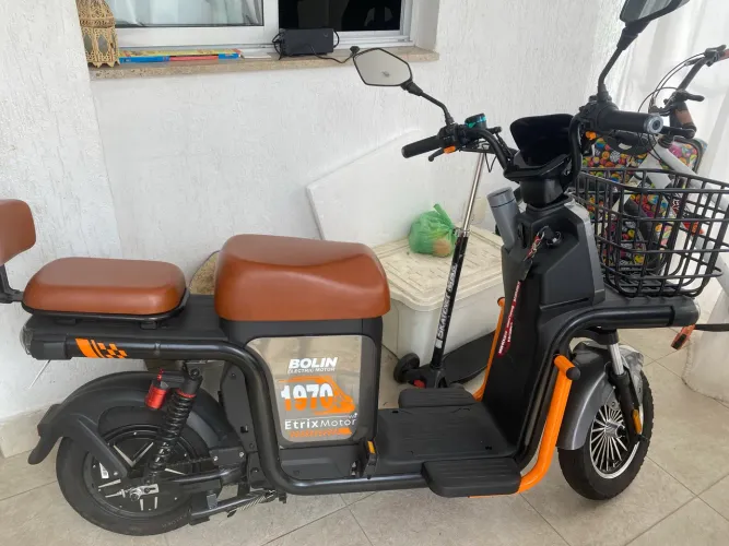 Scooter elétrica com 3 meses de uso