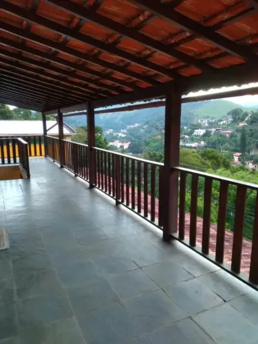 Casa próxima ao Lago de Nogueira