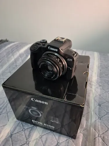 CANON EOS R100 + LENTE MANUAL 25mm f2