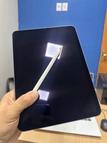 iPad Air 5ª Geração - 64GB 