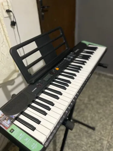 Teclado Casio CT-S200BK + Kit Completo R$ 800