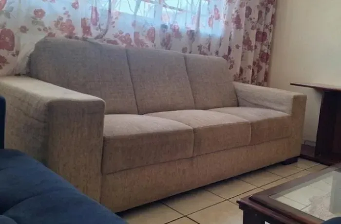 Sofá 3 Lugares Bege Linho / Tecido Texturizado - Ótimo Estado! ?