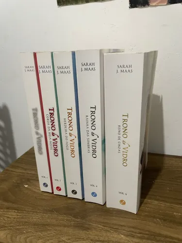 coleção trono de vidro