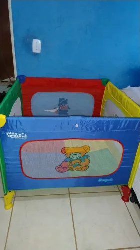 Vendo esse cercadinho/berço acompanha o colchão .mais informações chamar no watts