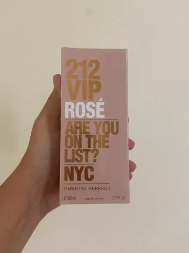 Perfume 212 vip rosé 80 ml va