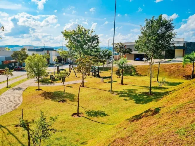 Imóvel para venda possui 451 metros quadrados com 4 quartos