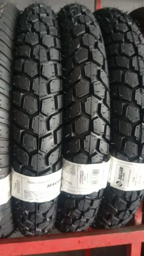 Vendo pneu de CG traseiro