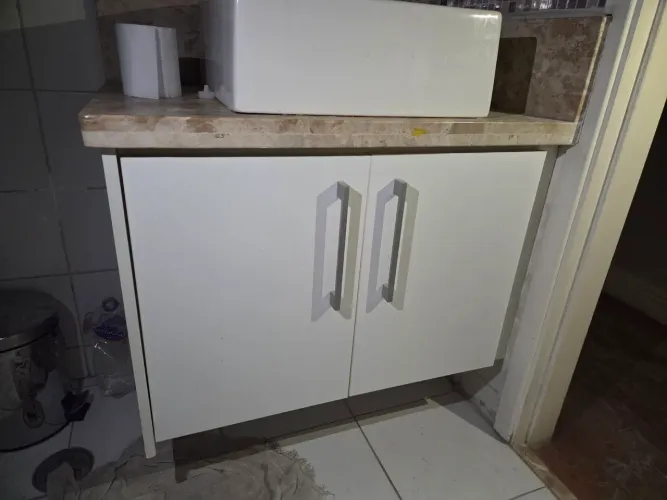 Armario branco 250 reais