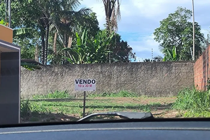 Terreno plano em Flores