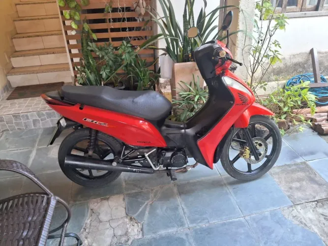 Honda biz 100cc KS ano 2013.